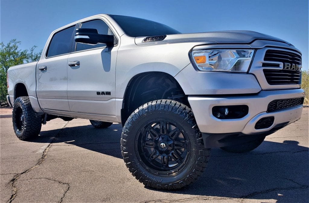 2019 RAM 1500 lifted – CST Custom Edition 02