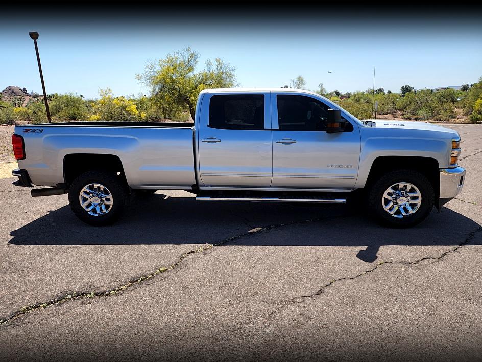 2019 Chevrolet Silverado 3500HD LT Z71 photo 5