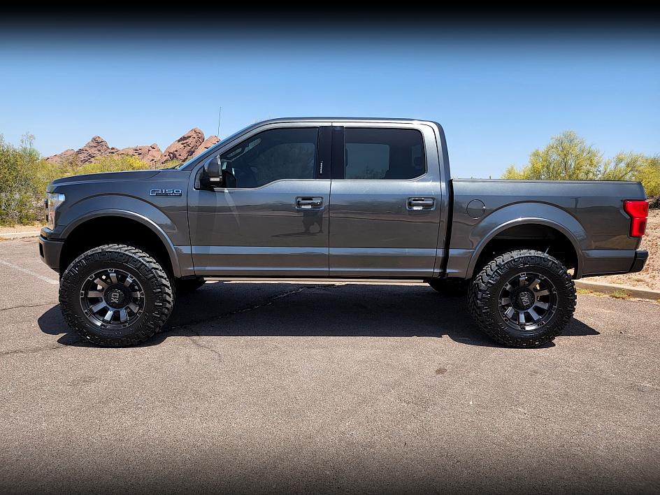 2020 Ford F-150 Lariat photo 2
