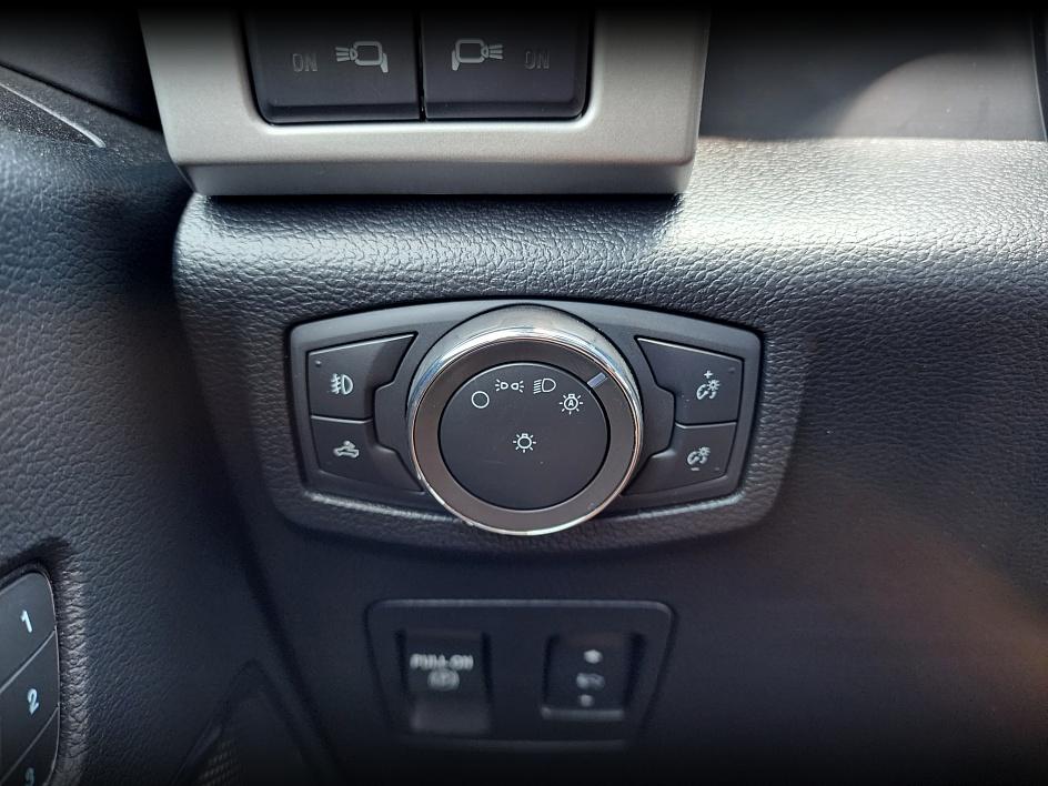 2020 Ford F-150 Lariat photo 27