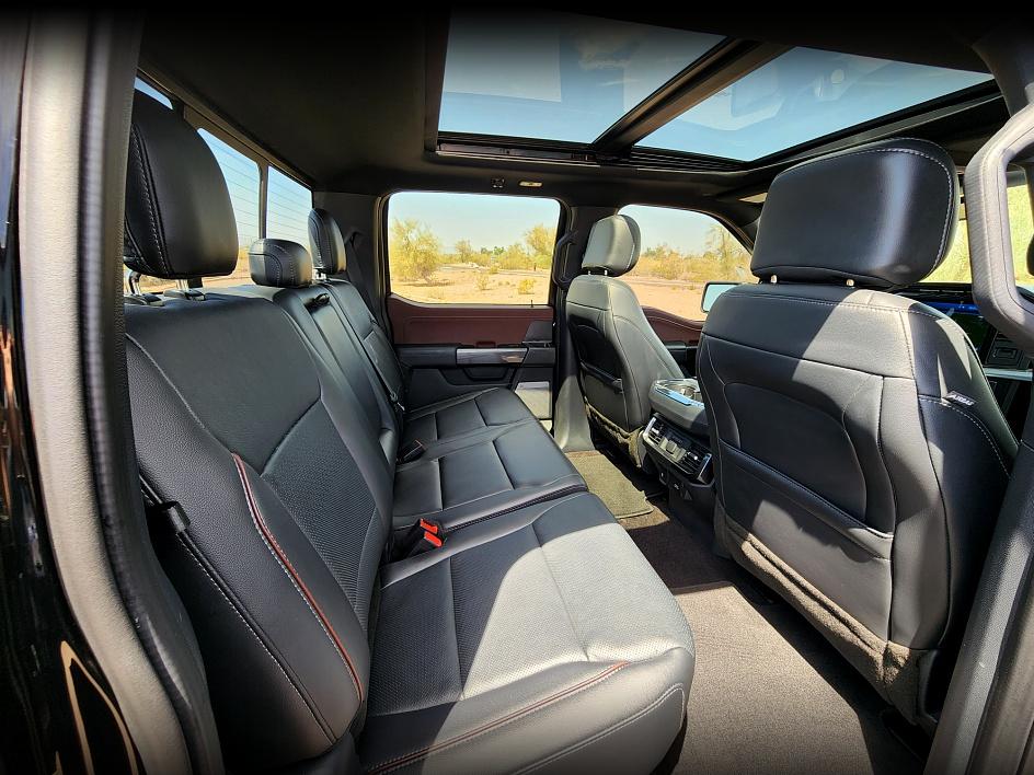 2021 Ford F-150 Lariat FX4 photo 16