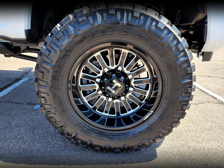 2022 Ford F-250 Lariat FX4 photo 3