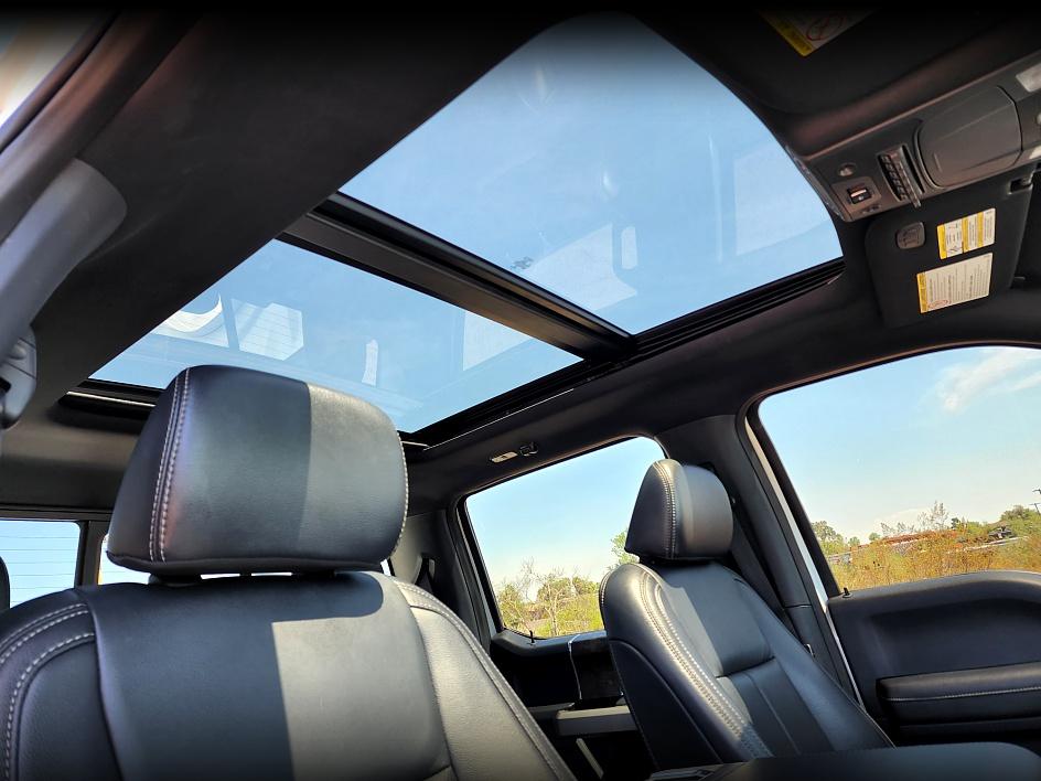 2022 Ford F-250 Lariat FX4 photo 4