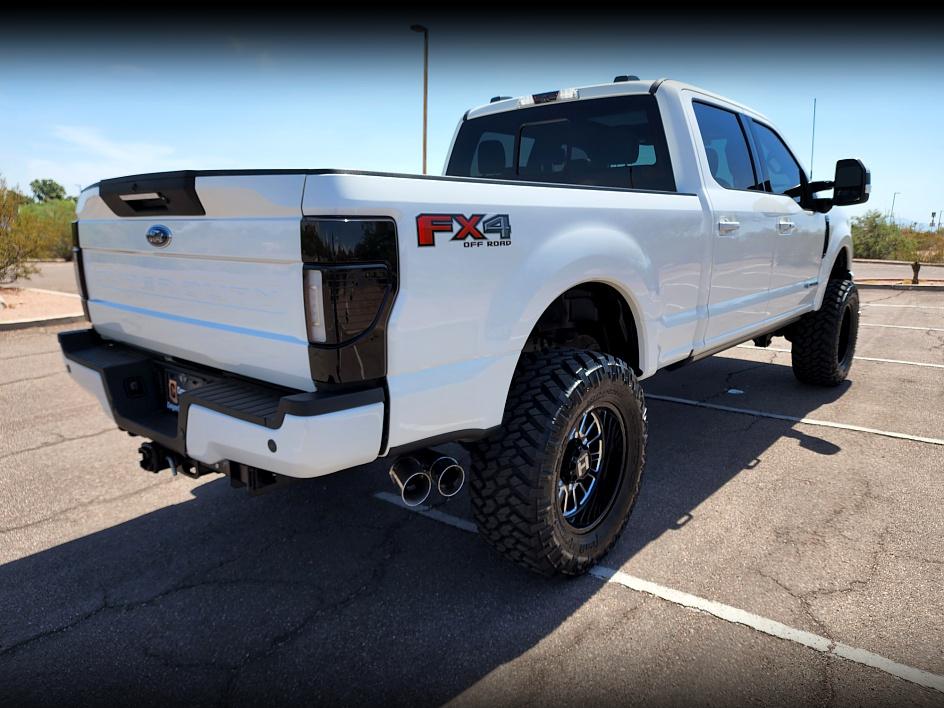 2022 Ford F-250 Lariat FX4 photo 7