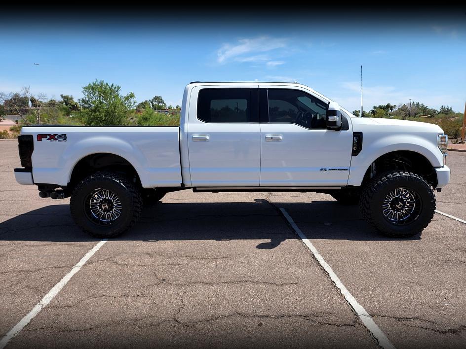 2022 Ford F-250 Lariat FX4 photo 8