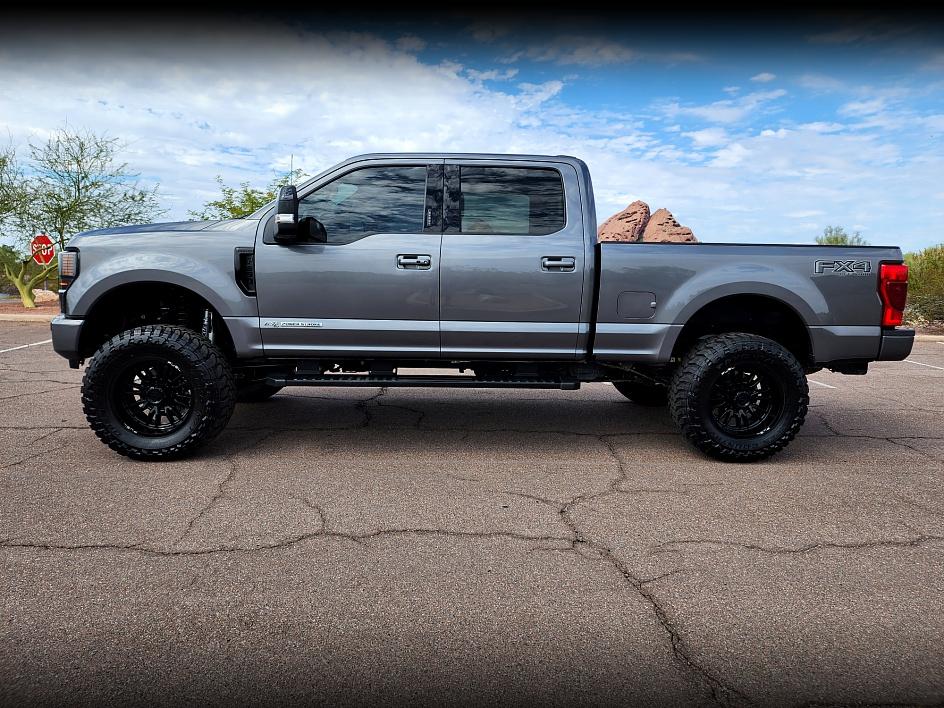2022 Ford F-250 Lariat FX4 photo 6