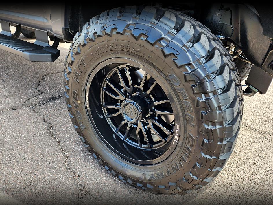 2022 Ford F-250 Lariat FX4 photo 3