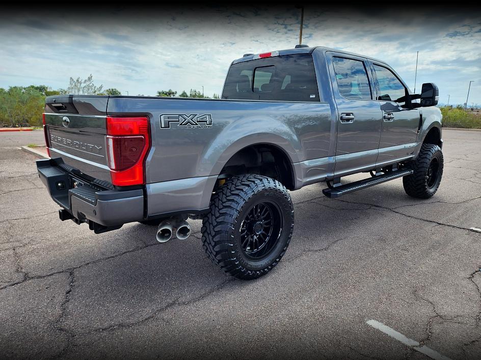 2022 Ford F-250 Lariat FX4 photo 8