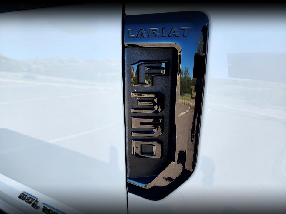 2022 Ford F-350 Lariat photo 10