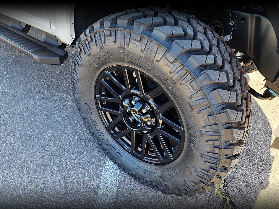 2022 Ford F-350 Lariat photo 9