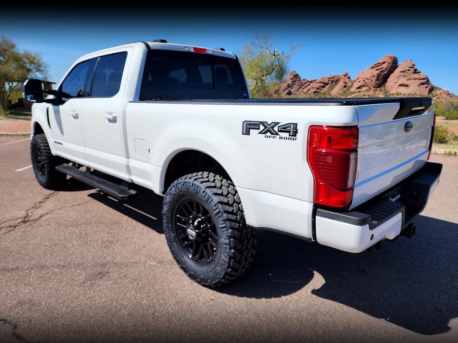 2022 Ford F-350 Lariat photo 3
