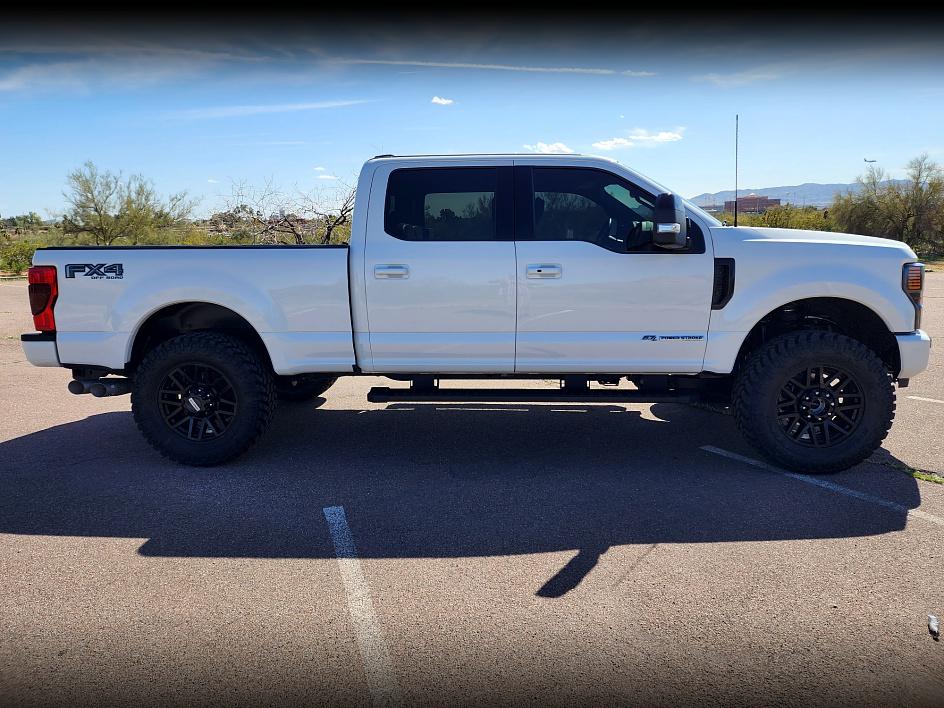 2022 Ford F-350 Lariat photo 6