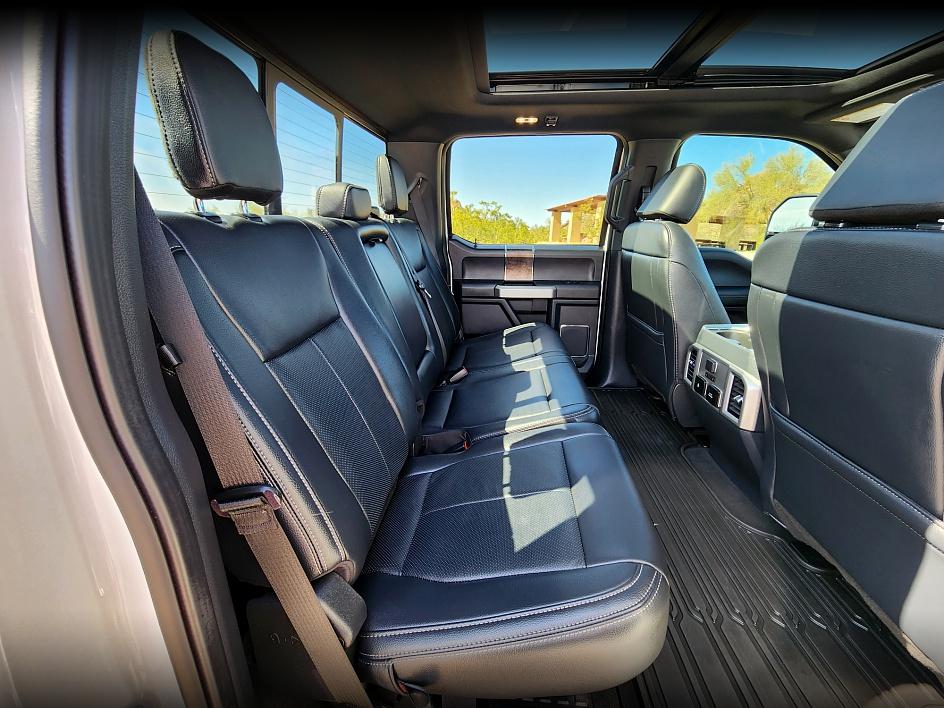 2022 Ford F-350 Lariat photo 16