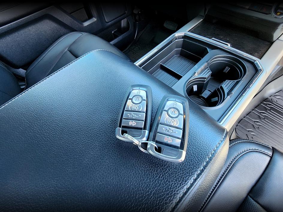 2022 Ford F-350 Lariat photo 23