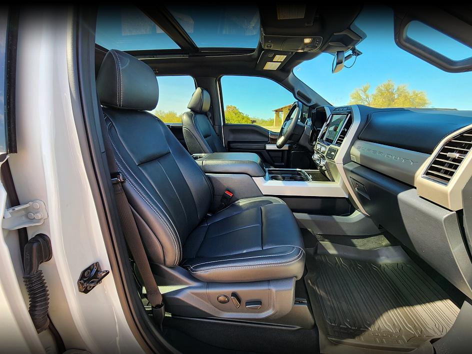 2022 Ford F-350 Lariat photo 19