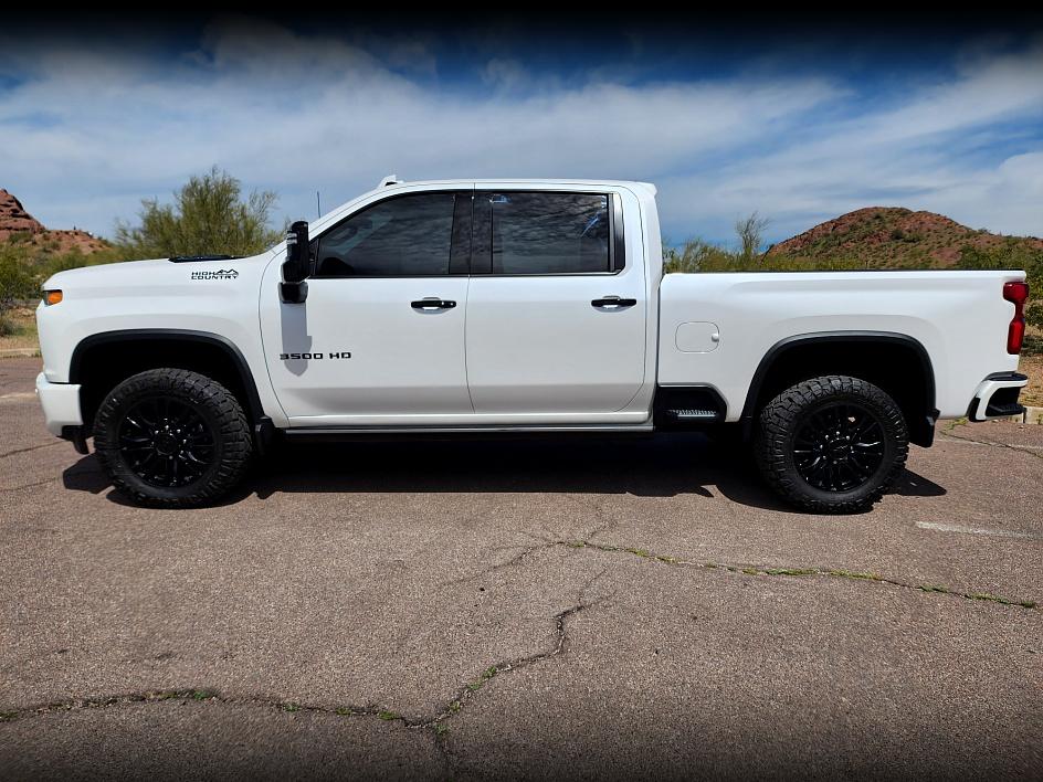 2022 Chevrolet Silverado 3500HD High Country photo 2