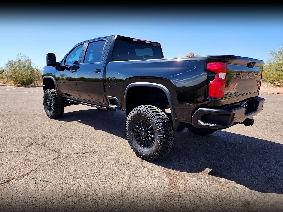 2021 Chevrolet Silverado 2500HD LT Midnight Edition photo 5