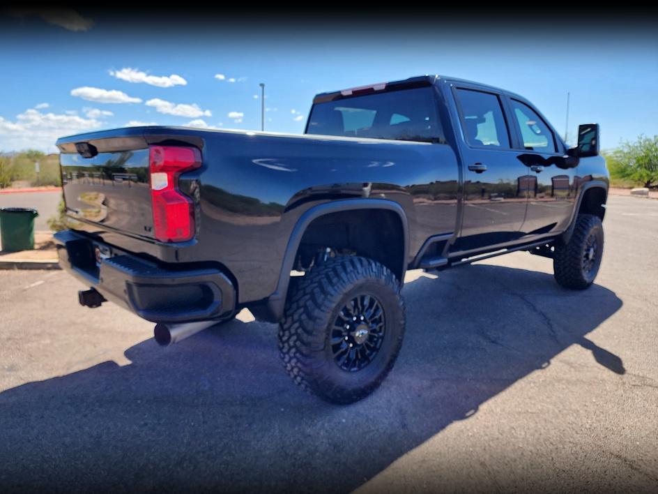 2021 Chevrolet Silverado 2500HD LT Midnight Edition photo 6