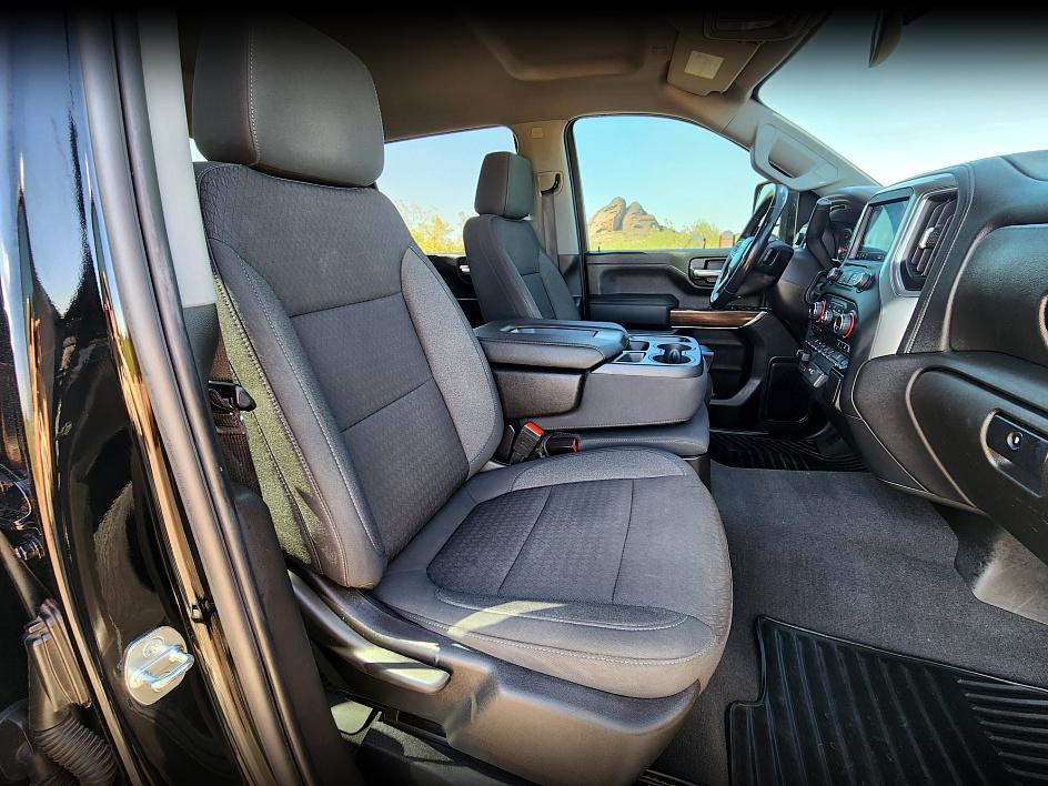2021 Chevrolet Silverado 2500HD LT Midnight Edition photo 18