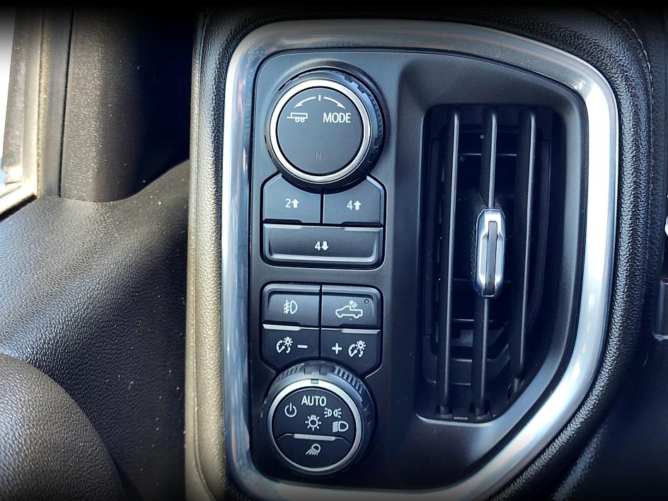 2021 Chevrolet Silverado 2500HD LT Midnight Edition photo 24