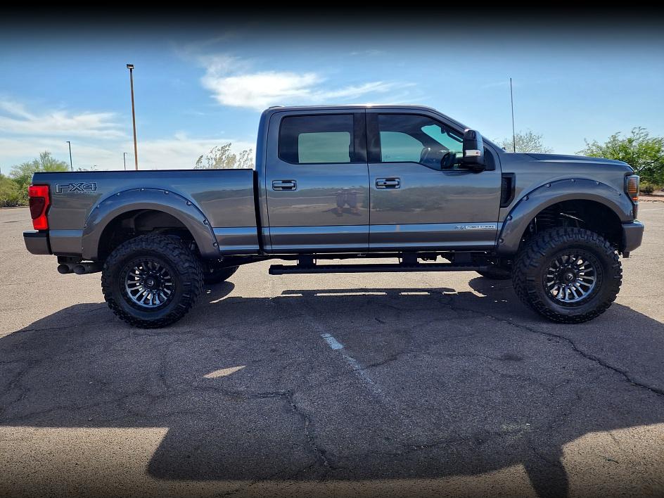 2022 Ford F-350 Lariat photo 5