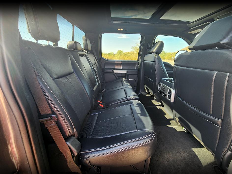 2022 Ford F-350 Lariat photo 19