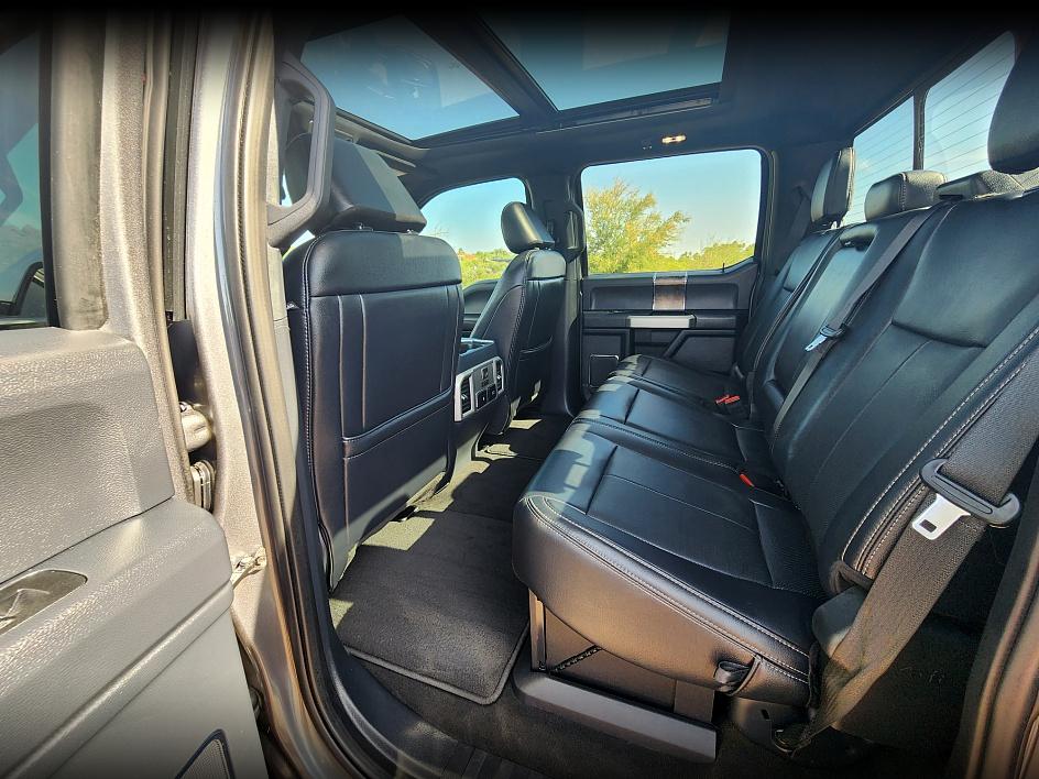 2022 Ford F-350 Lariat photo 15