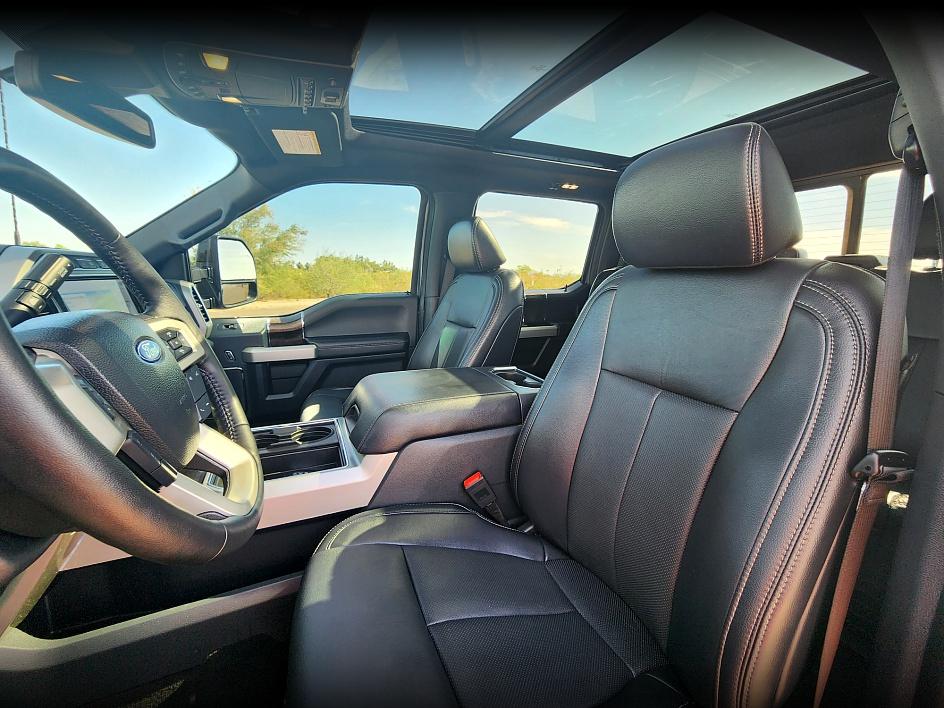 2022 Ford F-350 Lariat photo 14
