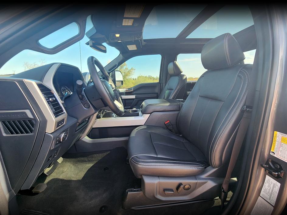 2022 Ford F-350 Lariat photo 13