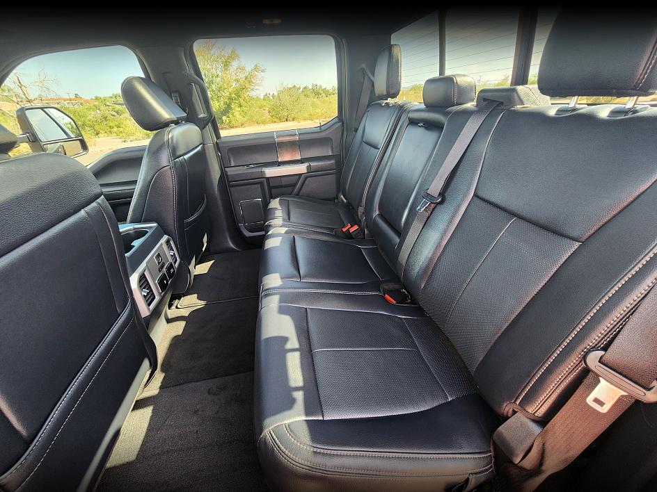 2022 Ford F-350 Lariat photo 16