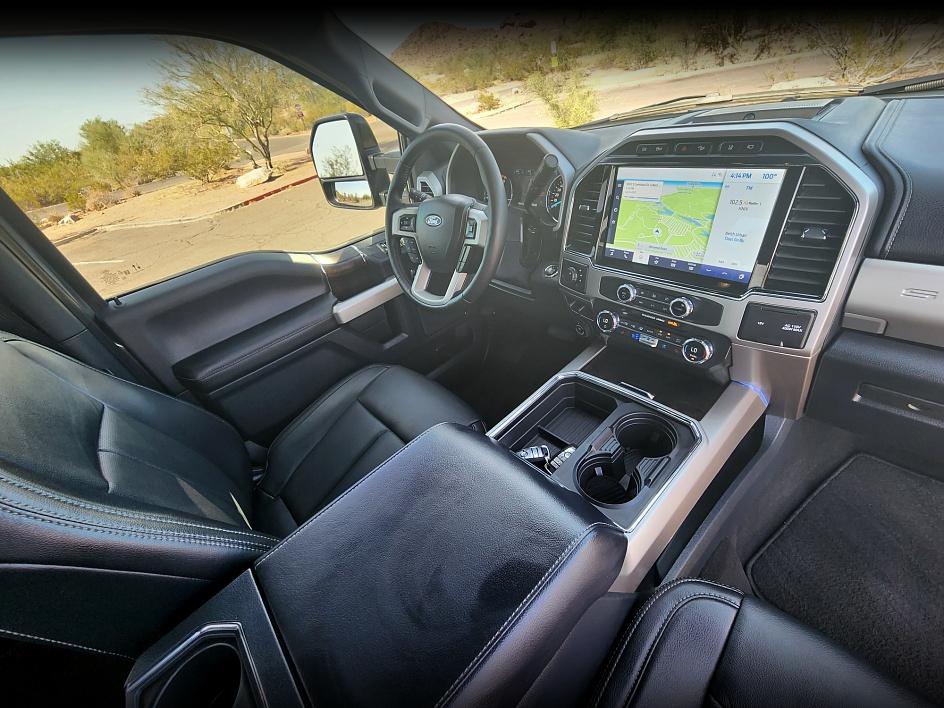 2022 Ford F-350 Lariat photo 24
