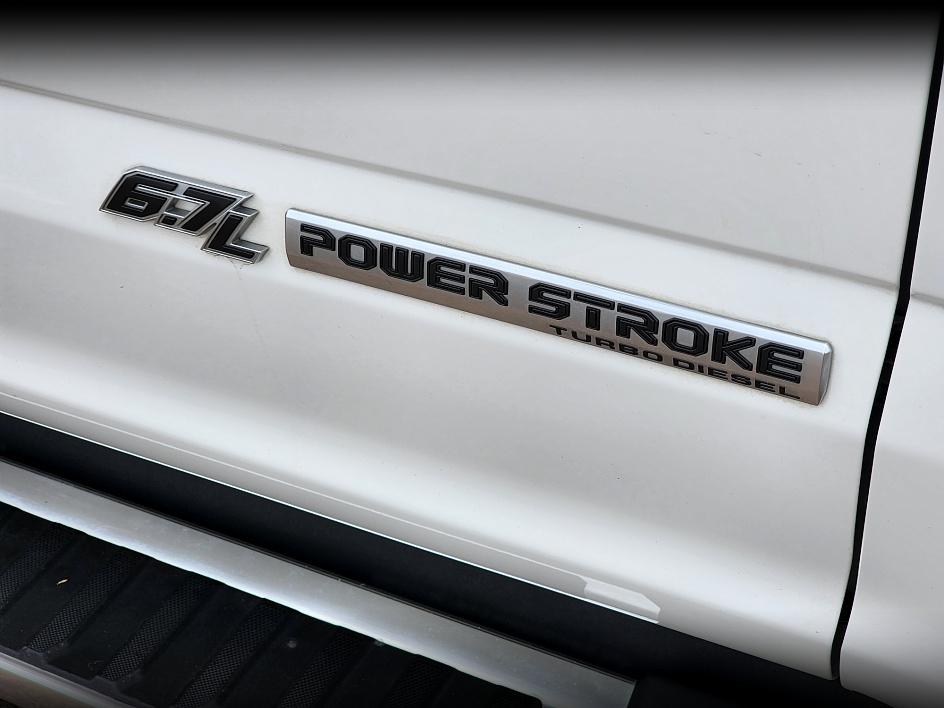 2022 Ford F-350 Lariat photo 11