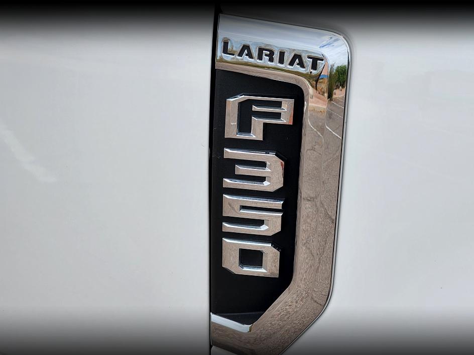 2022 Ford F-350 Lariat photo 10