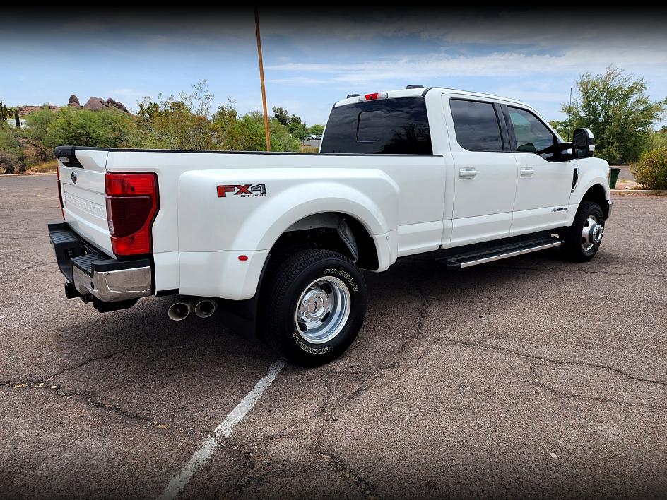 2022 Ford F-350 Lariat photo 4