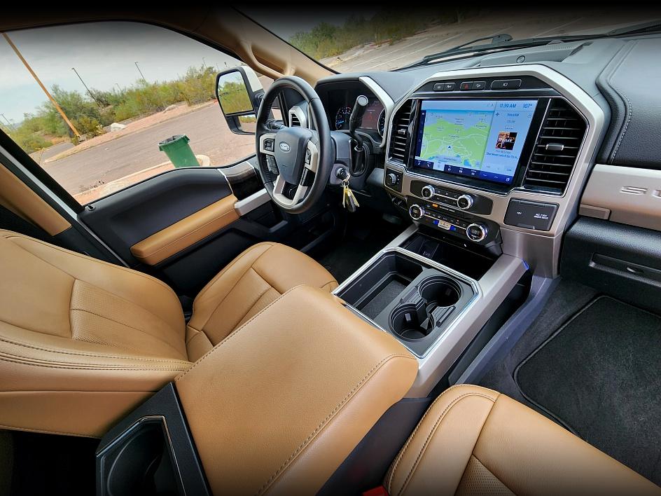 2022 Ford F-350 Lariat photo 17