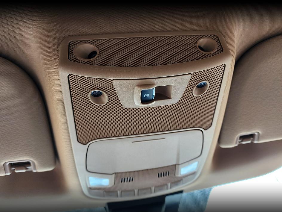 2022 Ford F-350 Lariat photo 18