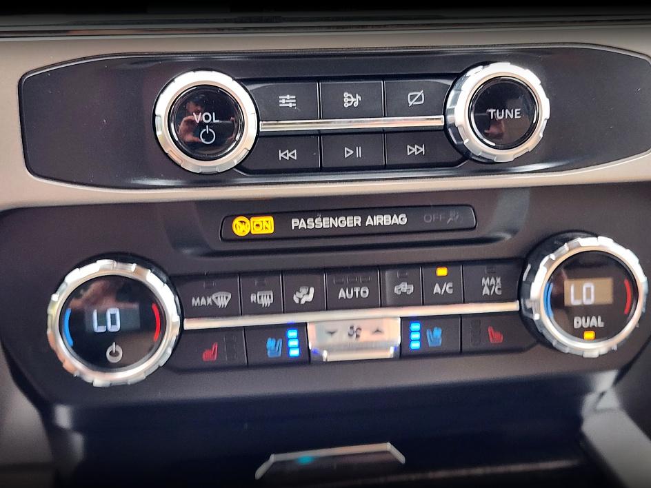 2022 Ford F-350 Lariat photo 28