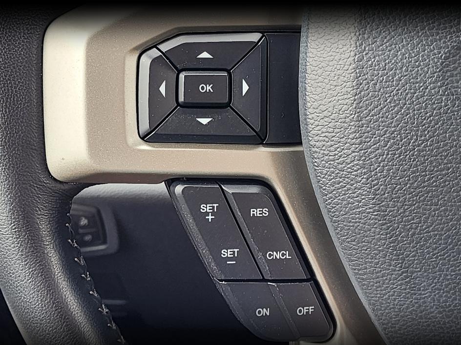 2022 Ford F-350 Lariat photo 31