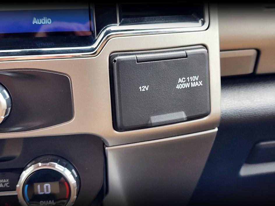 2022 Ford F-350 Lariat photo 26