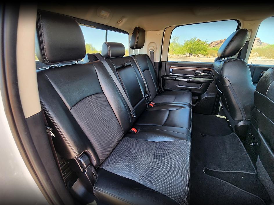 2014 Ram 2500 Laramie photo 14