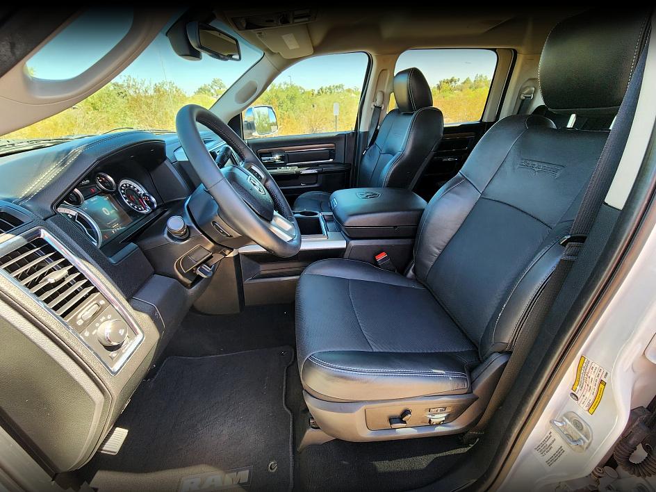2014 Ram 2500 Laramie photo 11