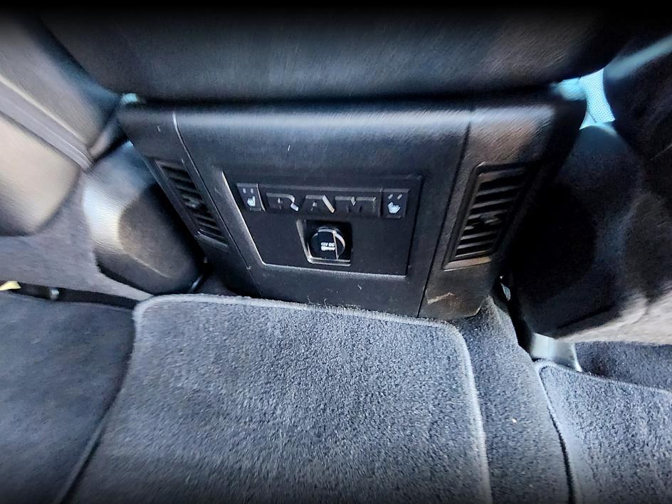 2014 Ram 2500 Laramie photo 15