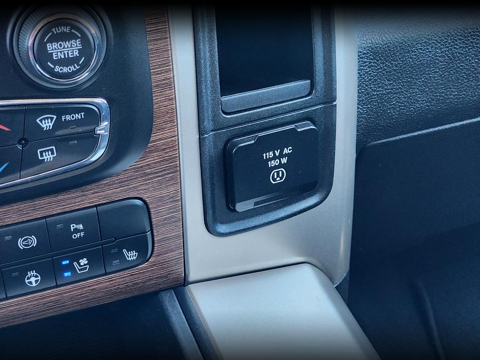 2014 Ram 2500 Laramie photo 24