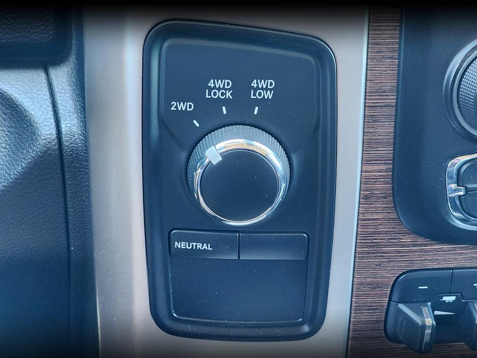 2014 Ram 2500 Laramie photo 25
