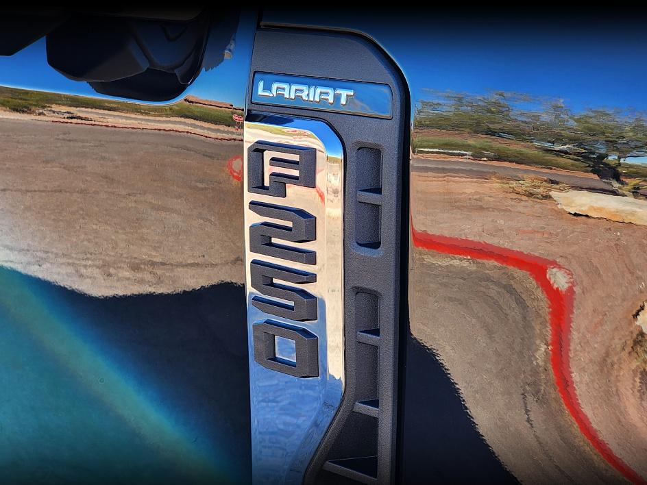 2023 Ford F-250 Lariat photo 8