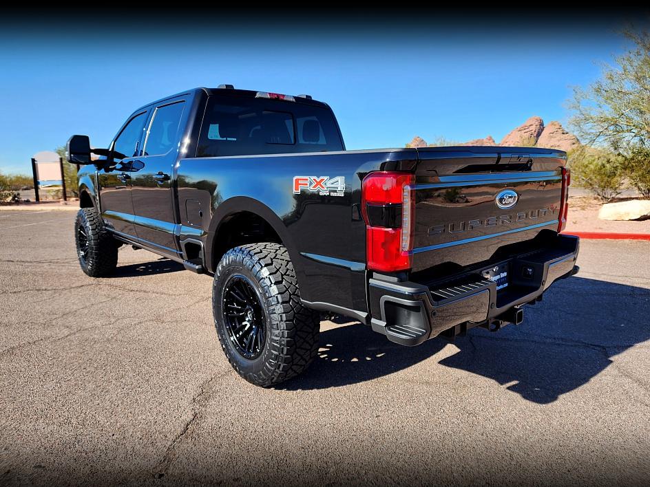 2023 Ford F-250 Lariat photo 3