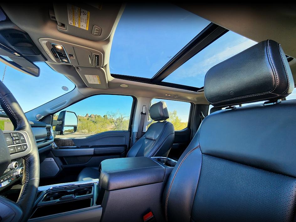 2023 Ford F-250 Lariat photo 11