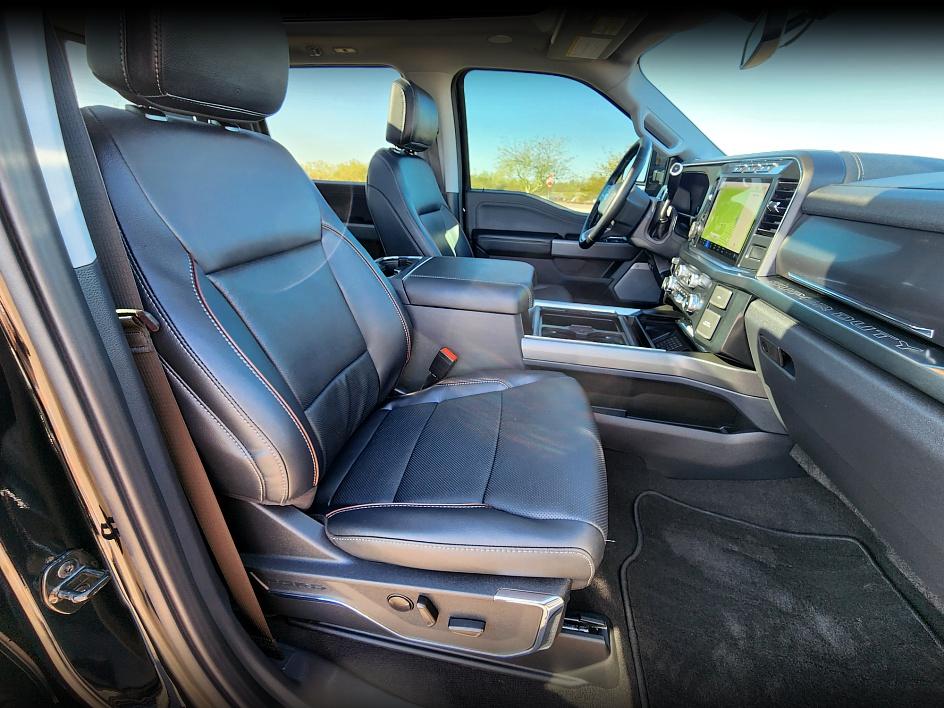2023 Ford F-250 Lariat photo 16