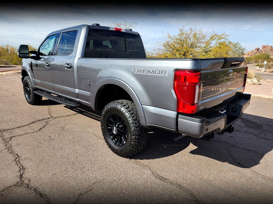 2022 Ford F-350 Lariat photo 3