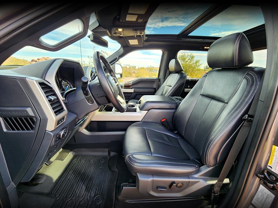 2022 Ford F-350 Lariat photo 12